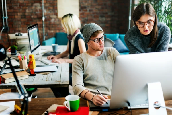 gestionnaires de marketing par e-mail suivant les performances