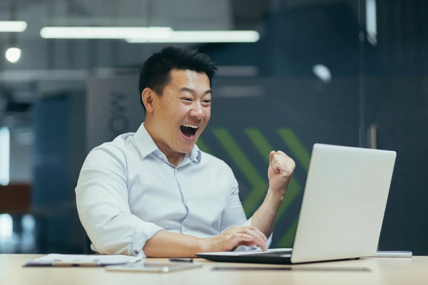 heureux d'envoyer un email transactionnel